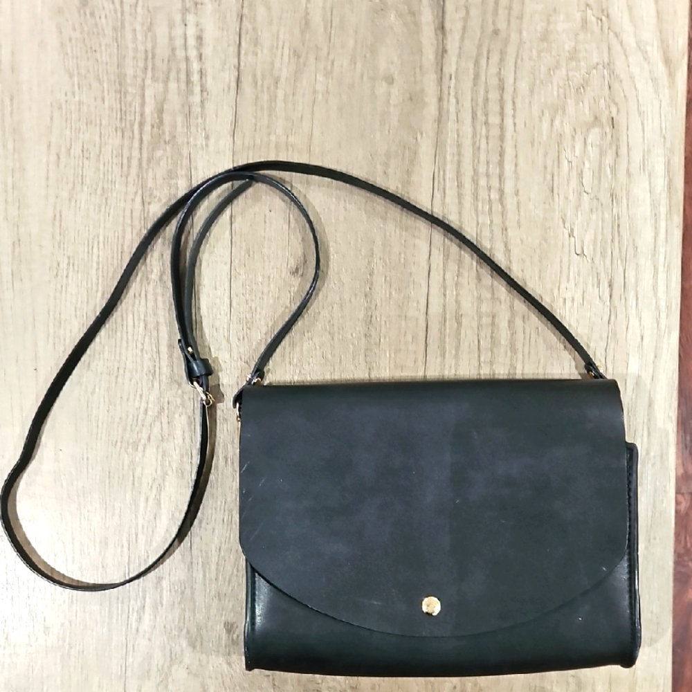 Forever 21 Elegant Black Shoulder fuax leather Bag